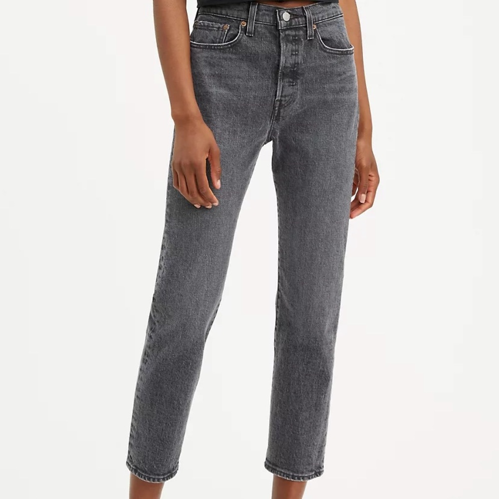 Levi’s Black High-Waisted Wedgie Straight